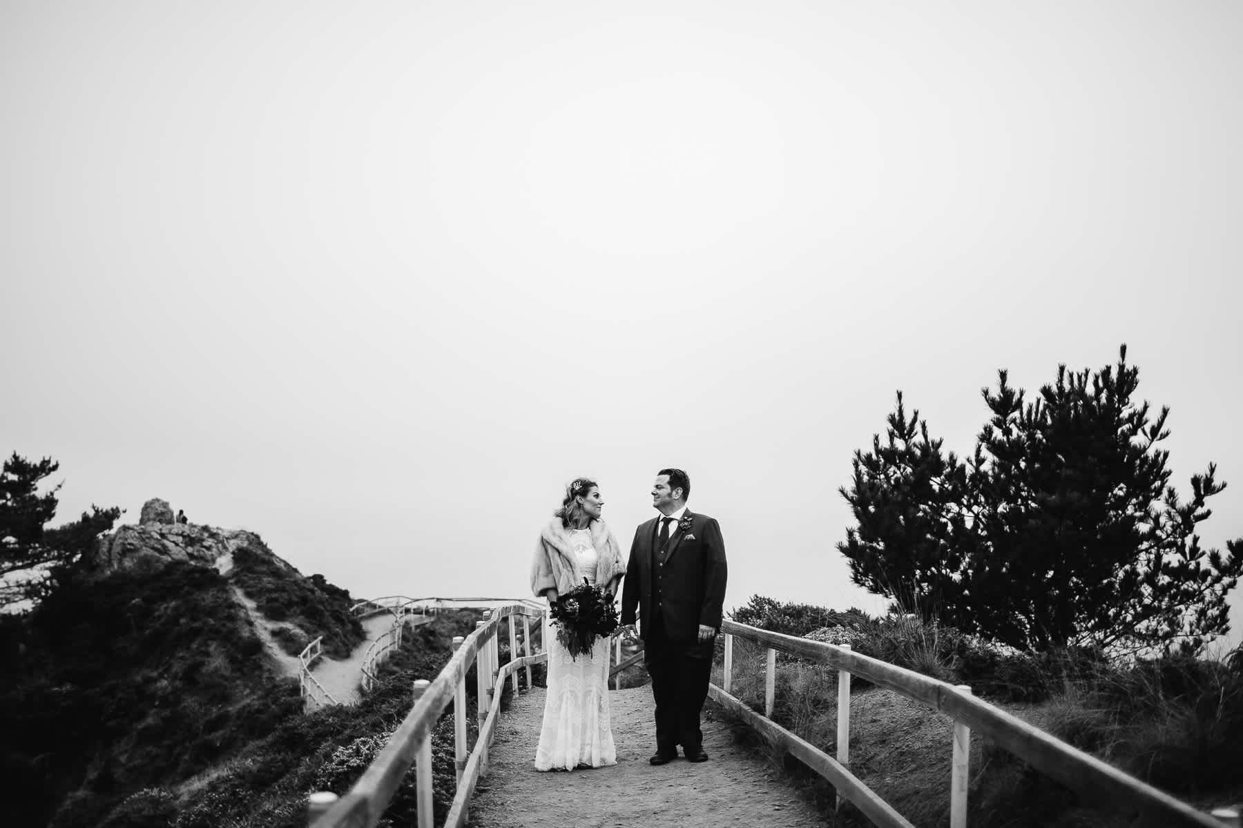muir-beach-pelican-inn-foggy-wedding-98