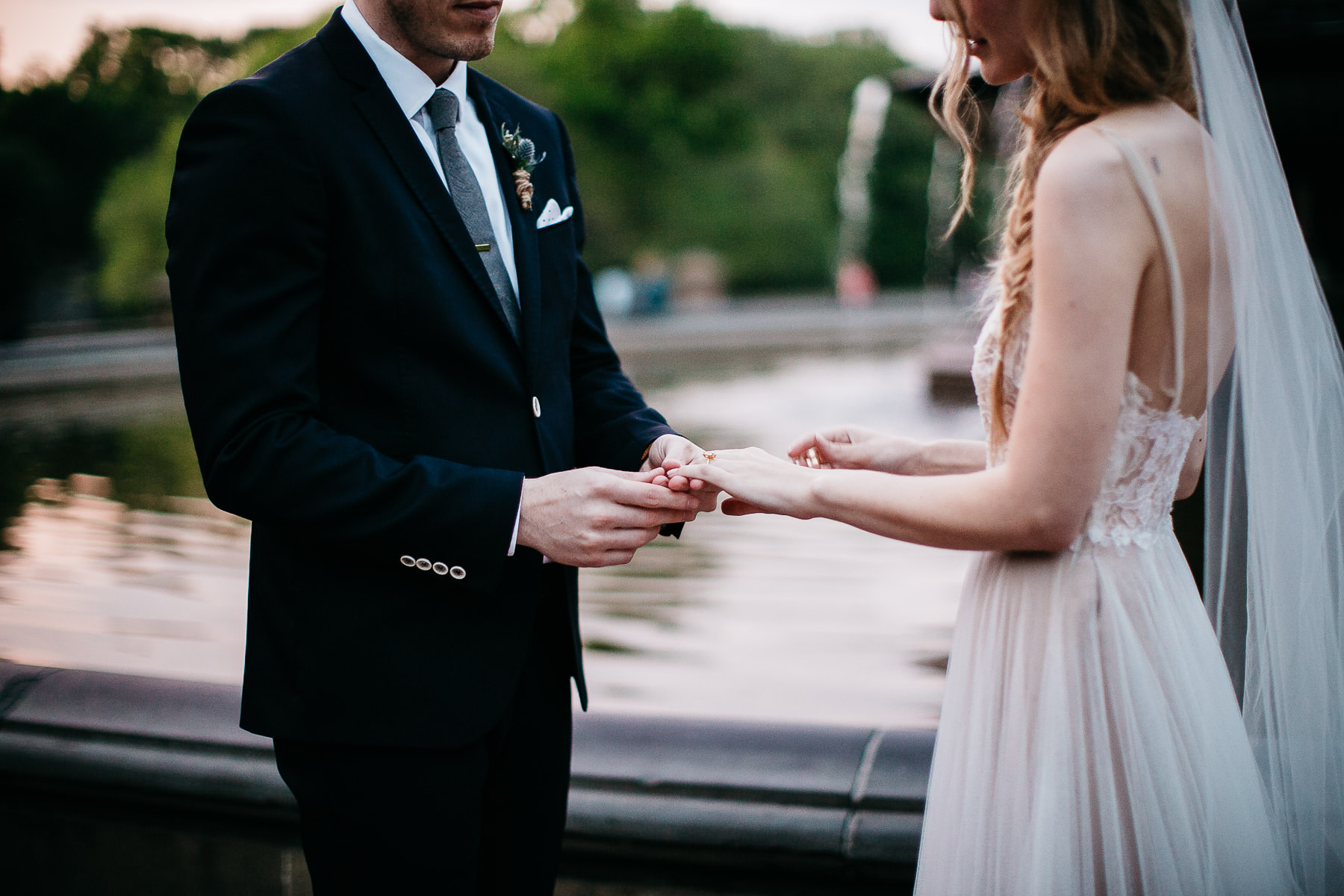 nyc-bhldn-stylized-brooklyn-bridge-elopement-84