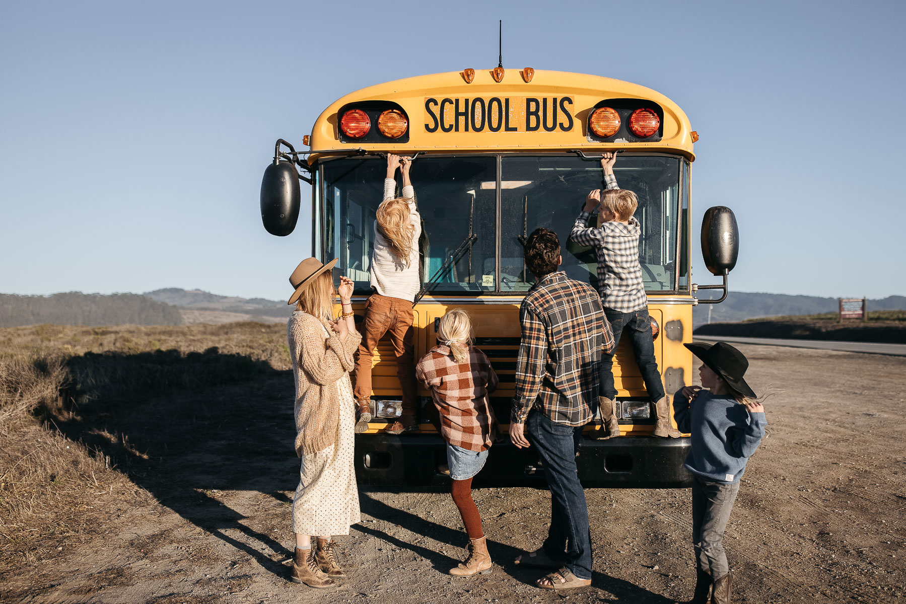 pescadero-beach-school-bus-lifestyle-sunset-family-session-9