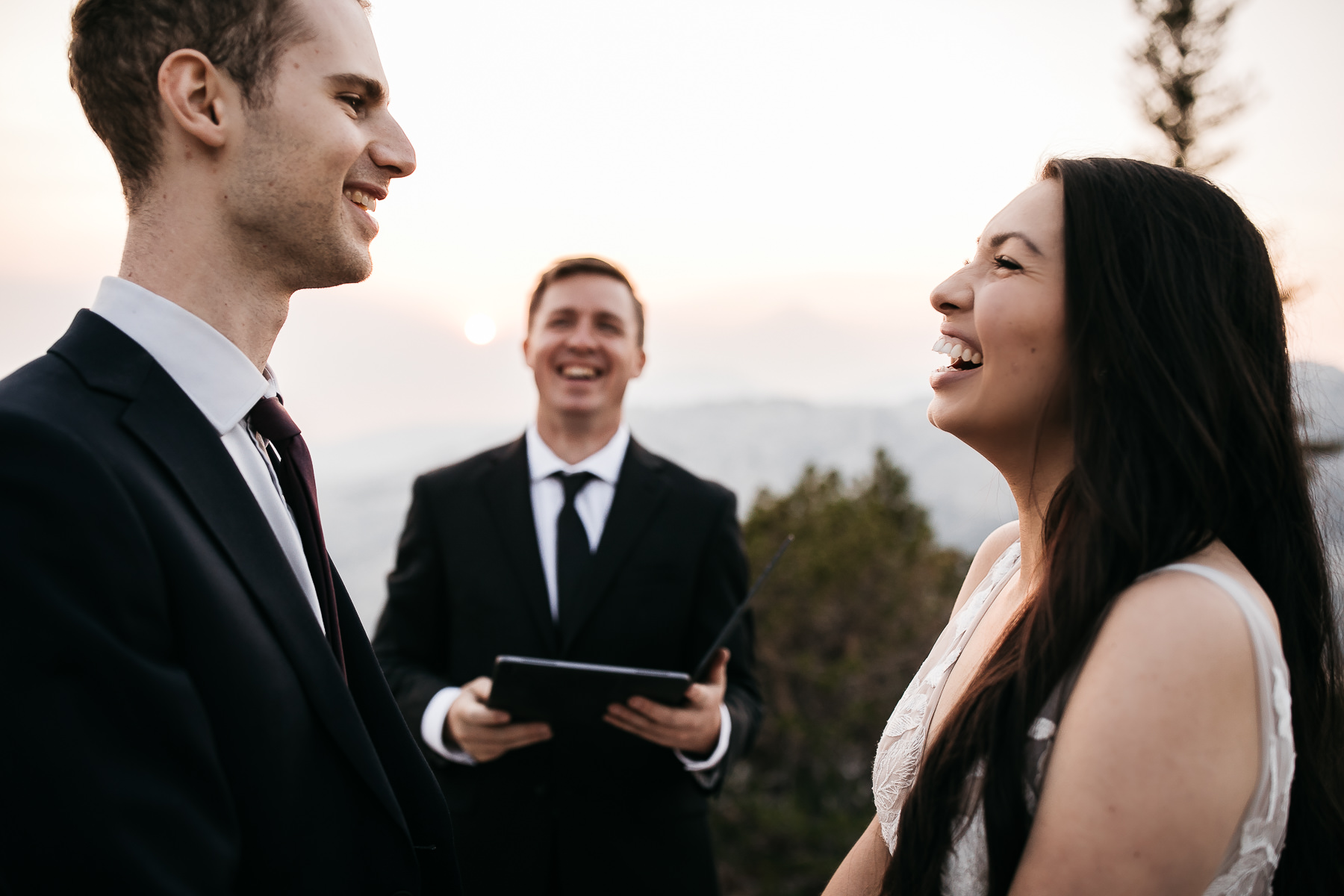 yosemite-cathedral-lake-hiking-sunset-elopement-65