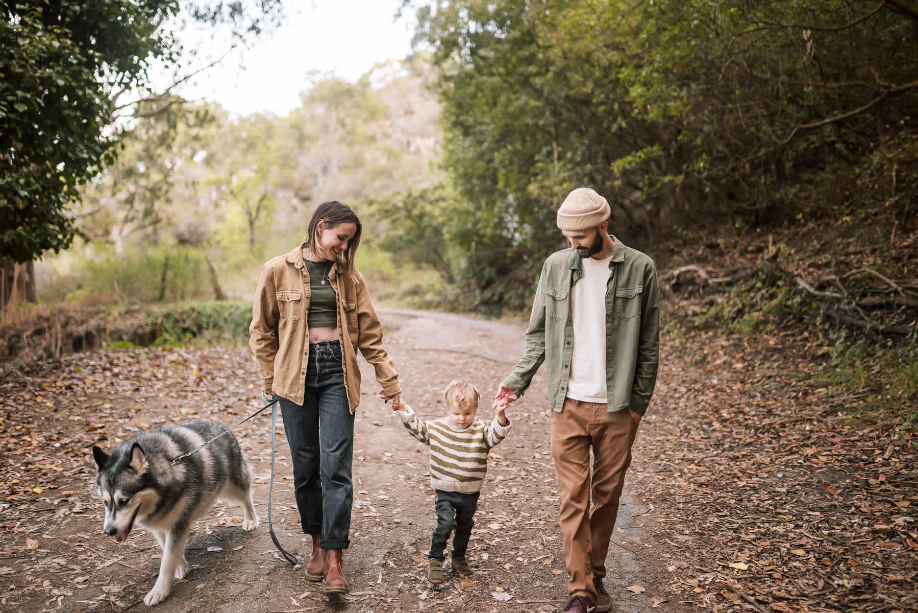 pacifica-eucalyptus-fall-family-lifestyle-session-45