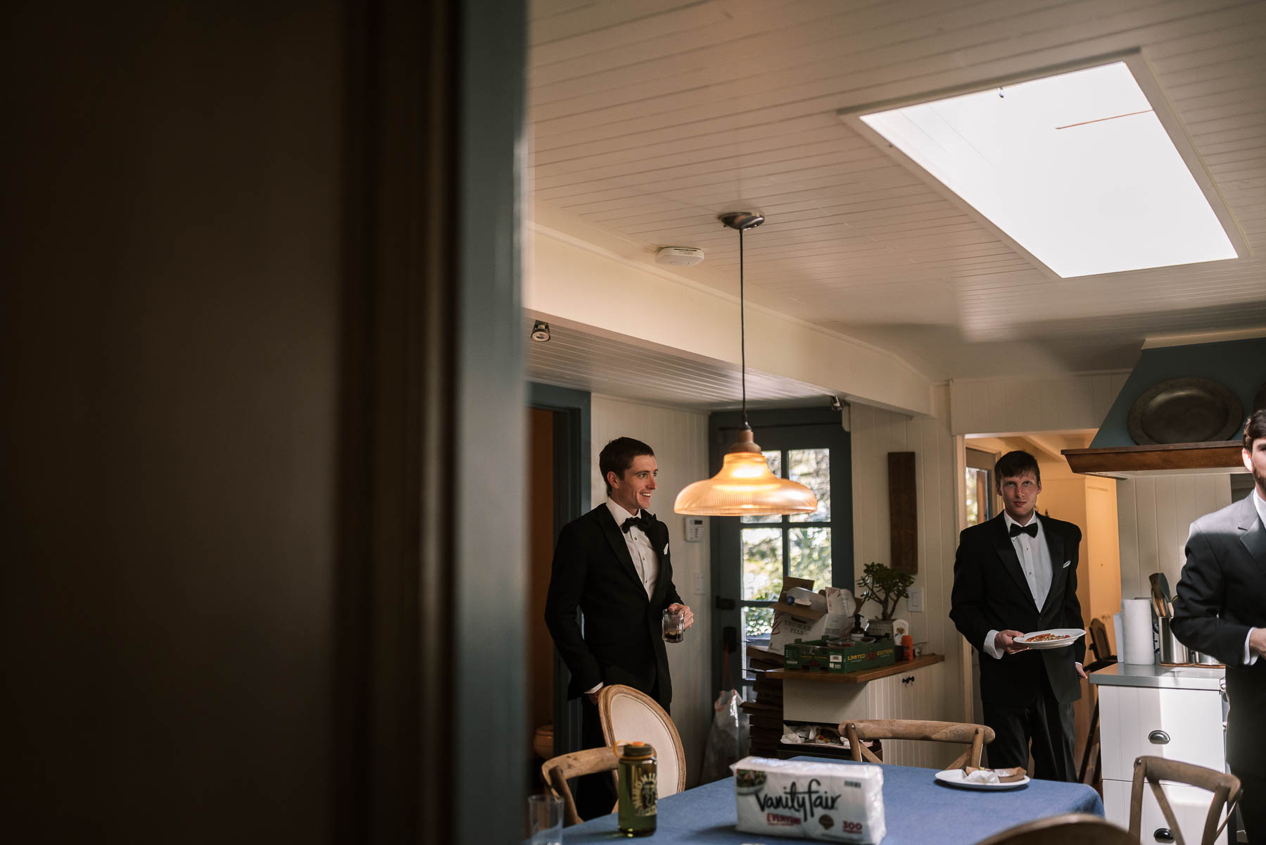 Willow-Camp-Stinson-Beach-Community-Center-Sunny-Winter-Wedding-18