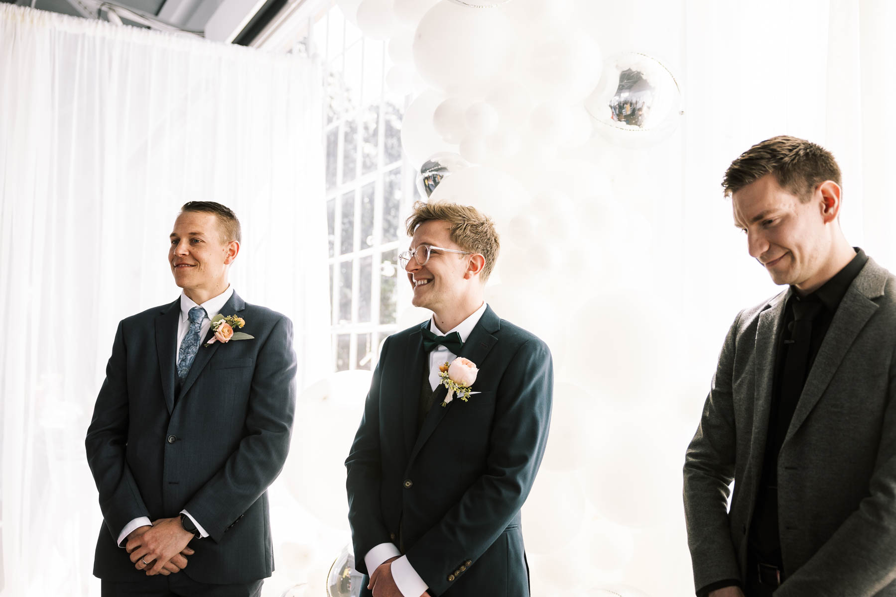 San-Francisco-Gallery-308-disco-balls-graphic-designer-wedding-43