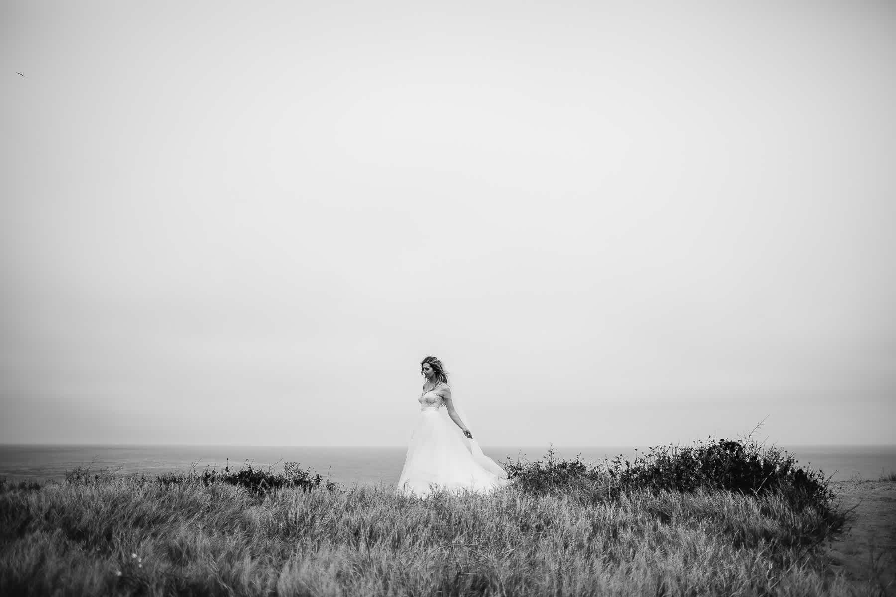 malibu-gloomy-summer-romantic-wedding-21