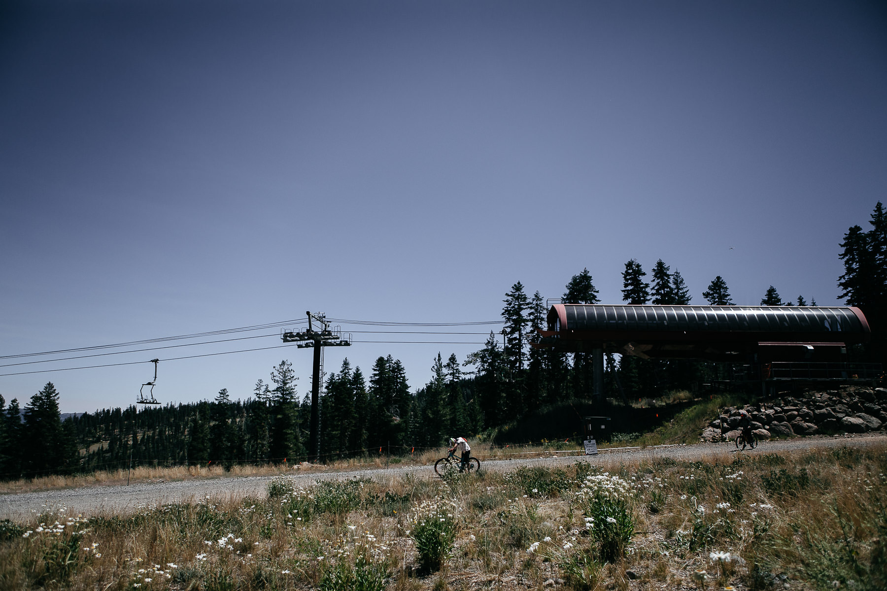 zephyr-lodge-summer-mountain-top-wedding-40