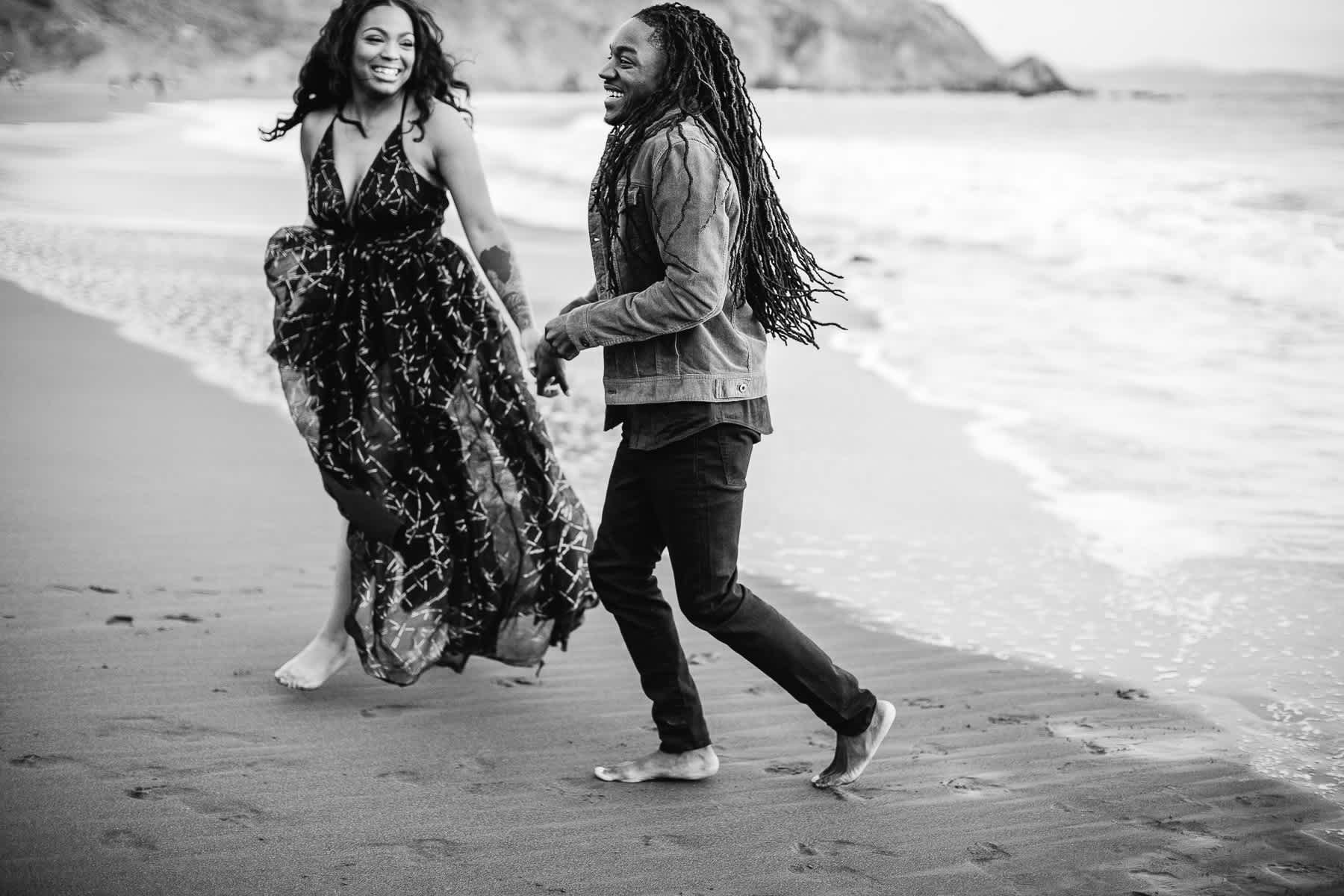 muir-beach-ca-spring-lifestyle-engagement-session-31