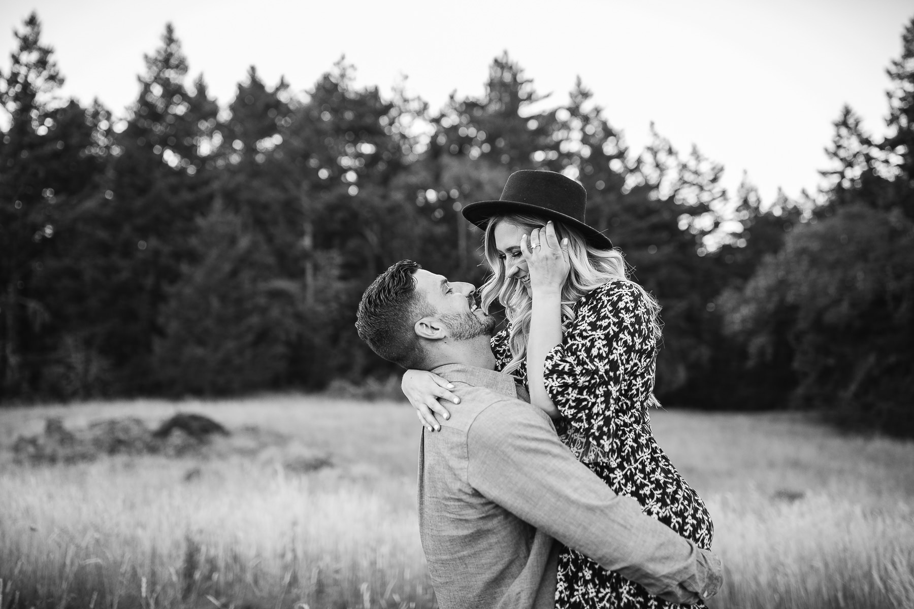 mt-tam-golden-hills-sunset-engagement-session-8