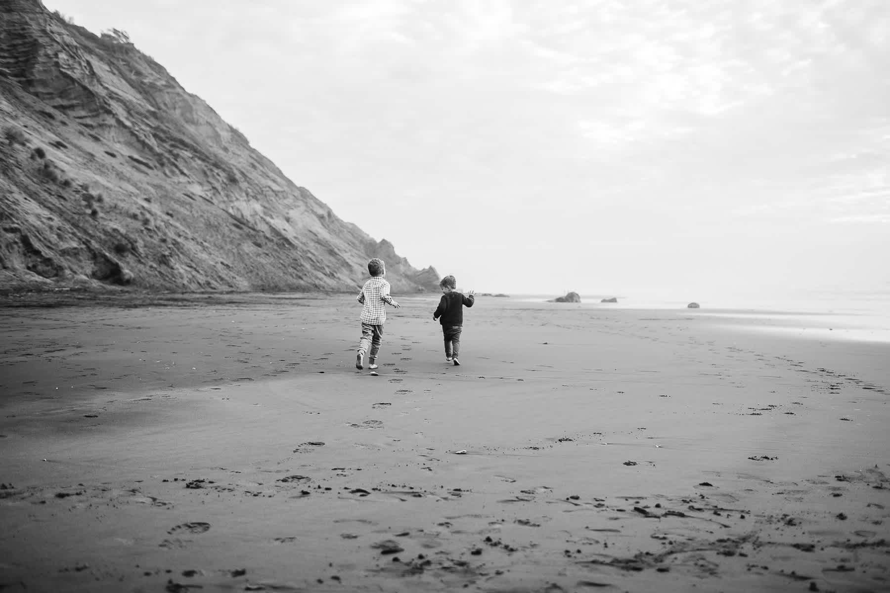 cloudy-fort-funston-winter-lifestyle-family-session-29