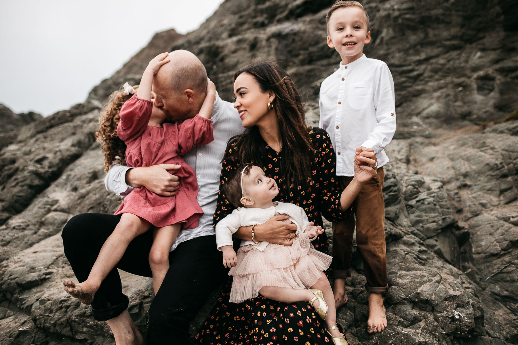 summer-foggy-china-beach-lifestyle-family-session-26