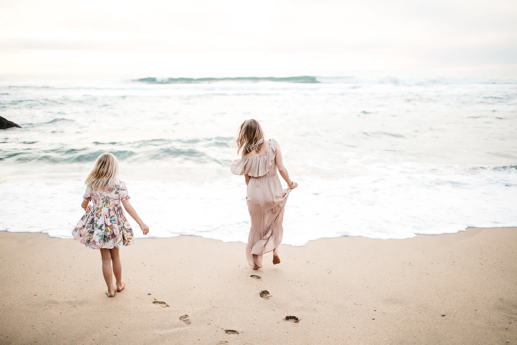 half-moon-bay-ca-sunset-family-lifestyle-session-golden-light-25