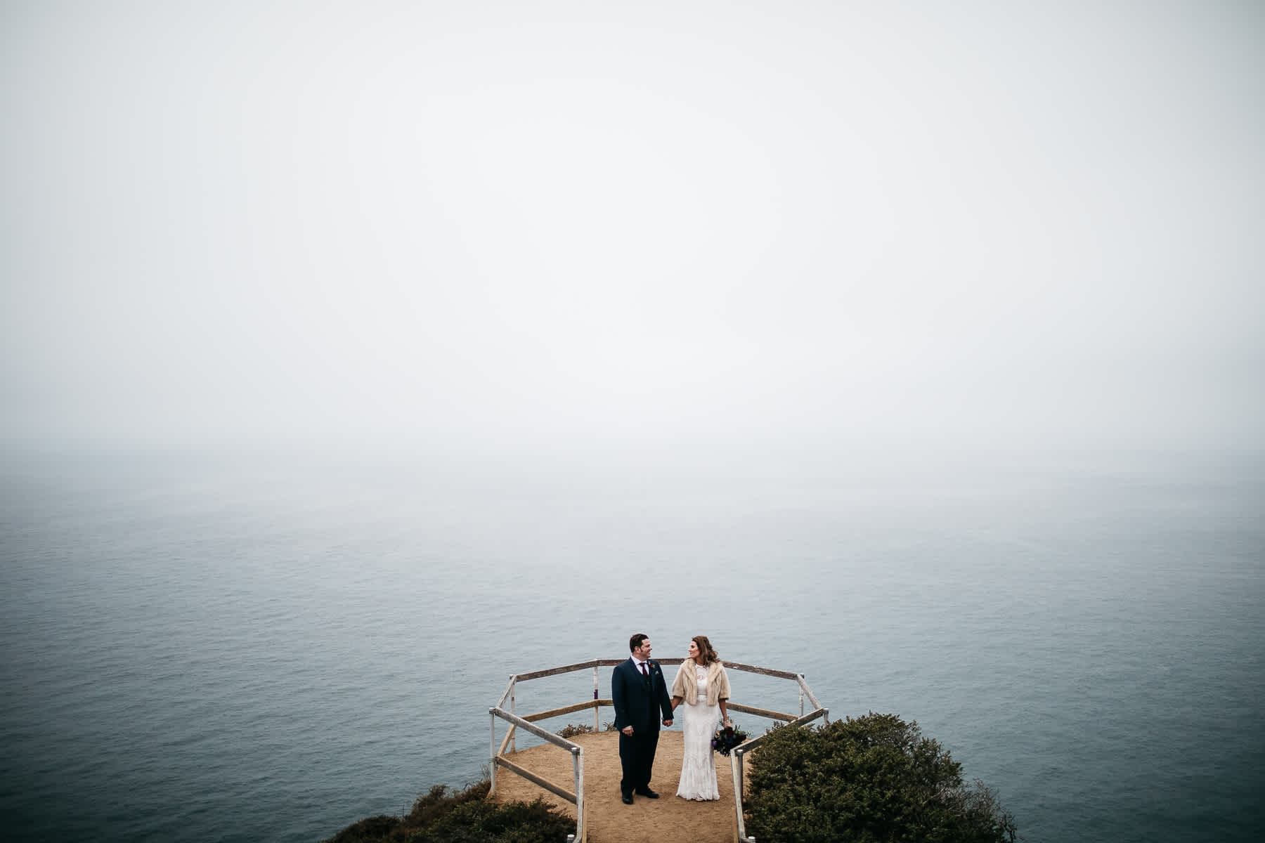 muir-beach-pelican-inn-foggy-wedding-89