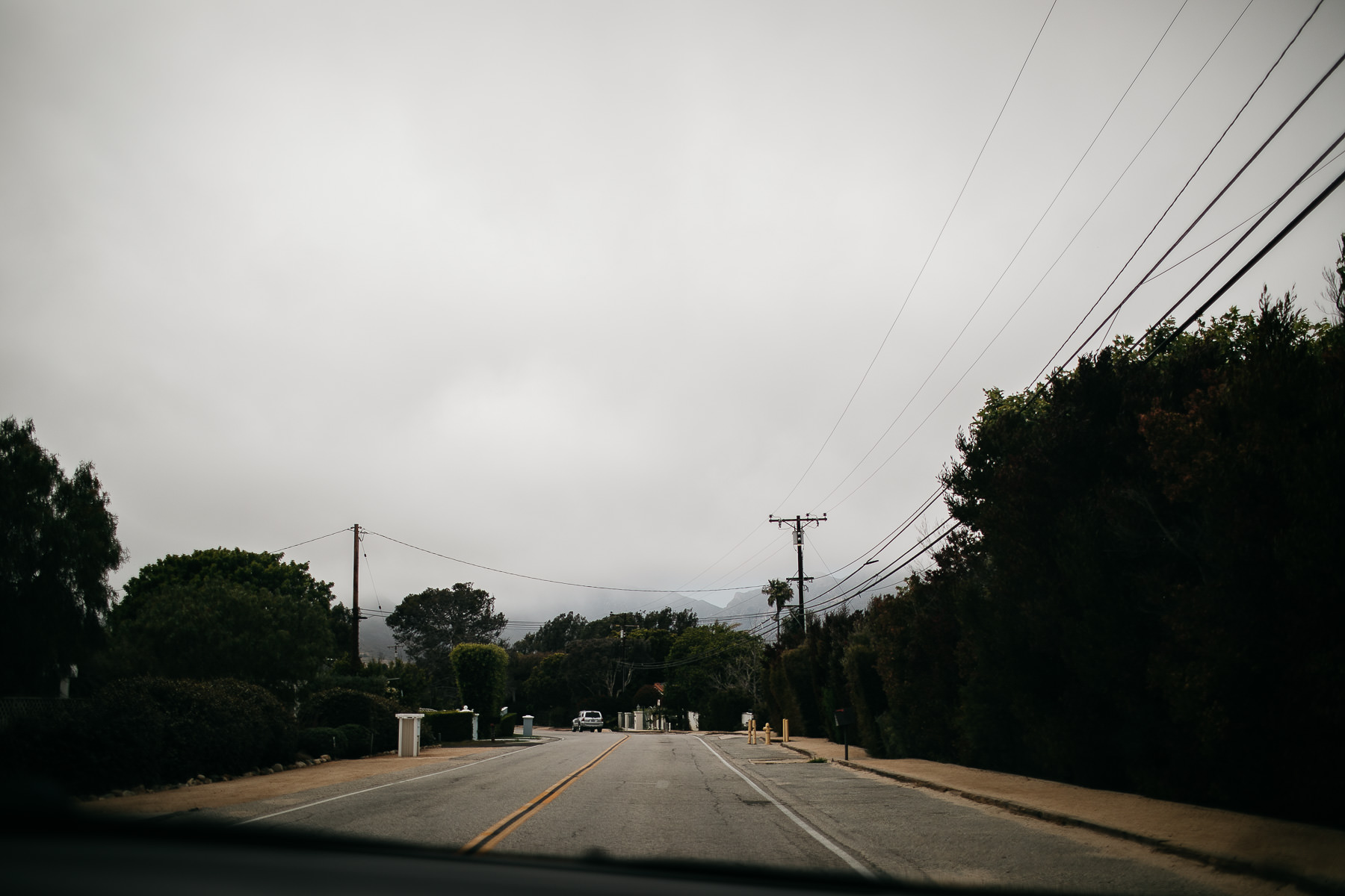 malibu-gloomy-summer-romantic-wedding-23