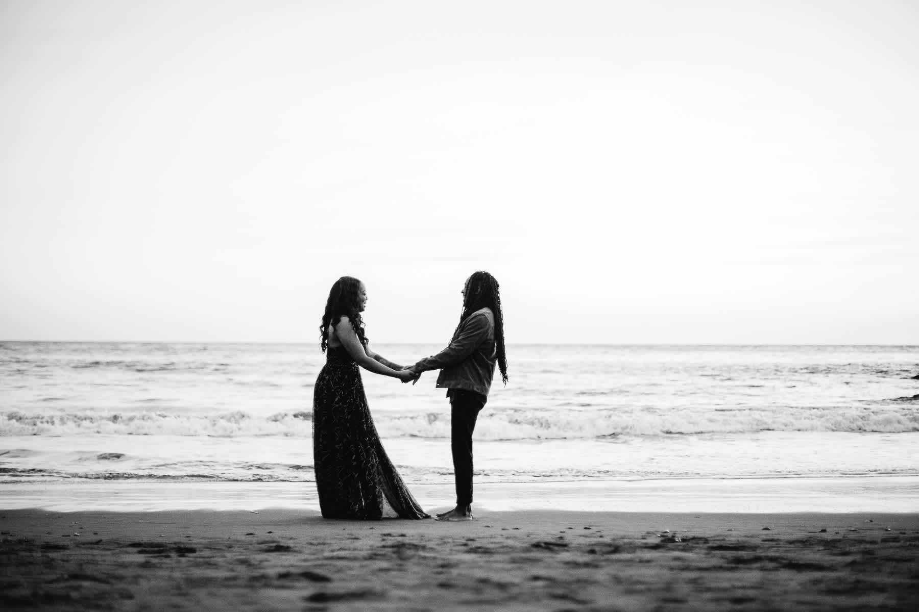 muir-beach-ca-spring-lifestyle-engagement-session-46
