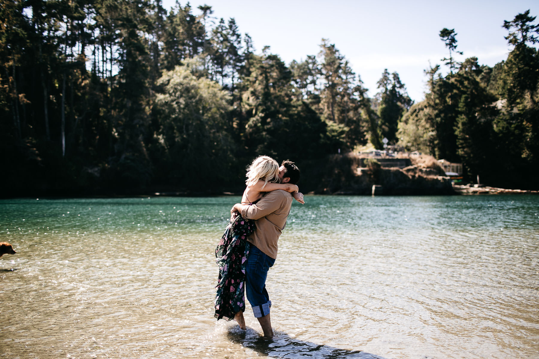 mendocino-grove-ca-glamping-waterside-anniversary-session-golden-retriever-33