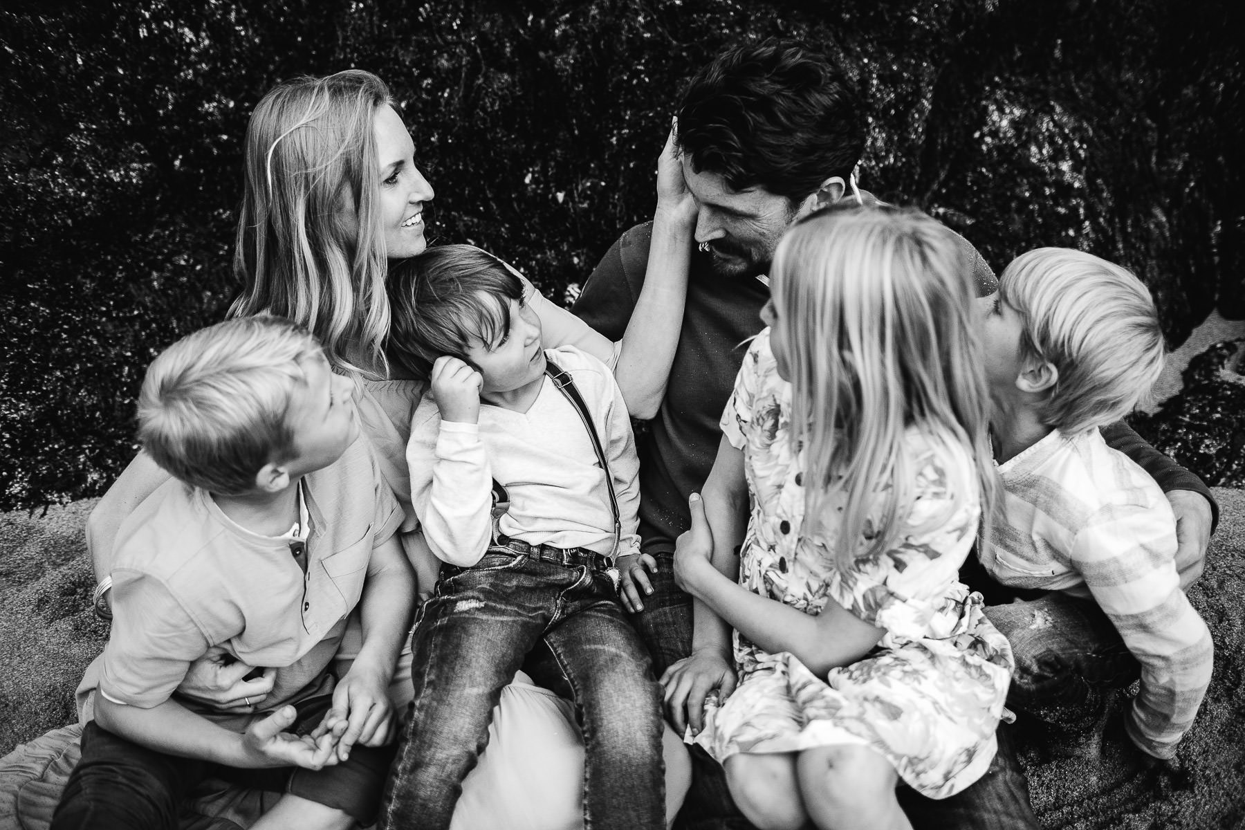 half-moon-bay-ca-sunset-family-lifestyle-session-golden-light-19