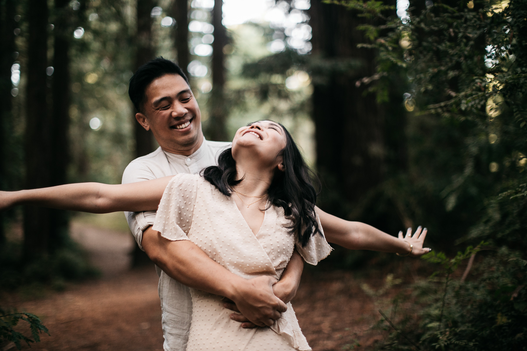 oakland-redwoods-fall-golden-light-engagement-session-7