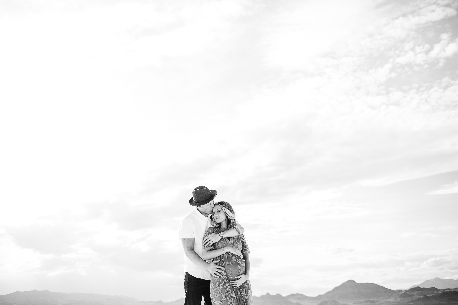 salt-lake-city-utah-salt-flats-lifestyle-maternity-session-5
