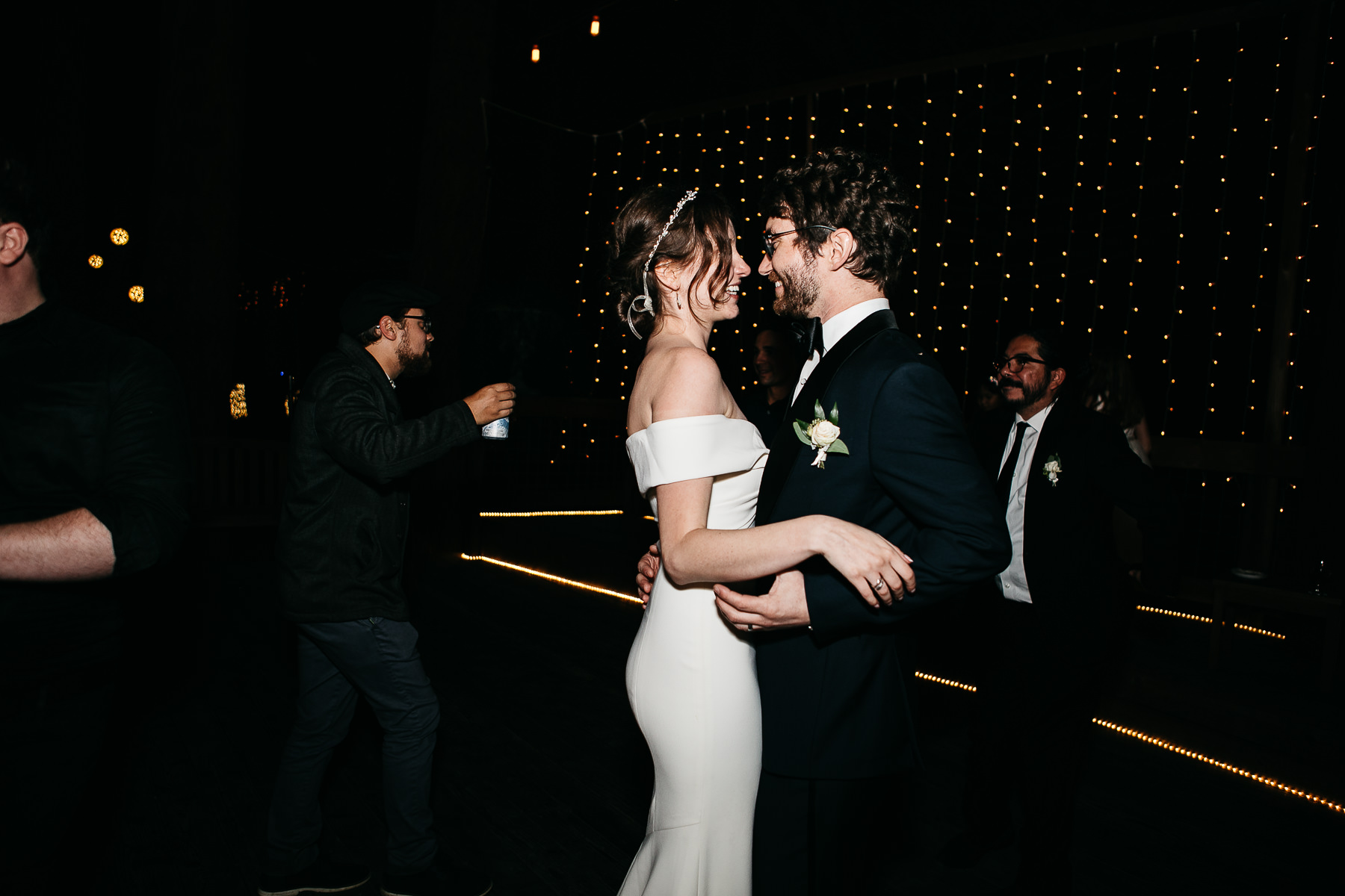 bodega-bay-secret-garden-gloomy-fall-wedding-154