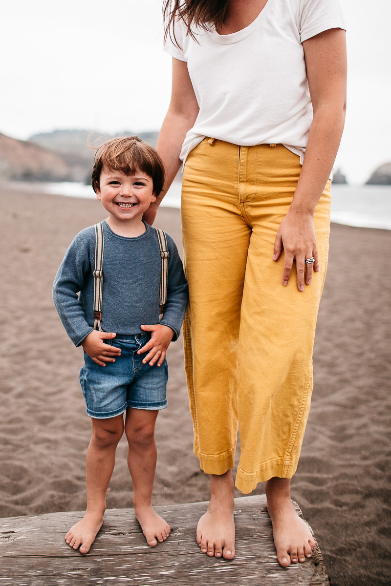 rode-beach-summer-gloomy-family-session-19