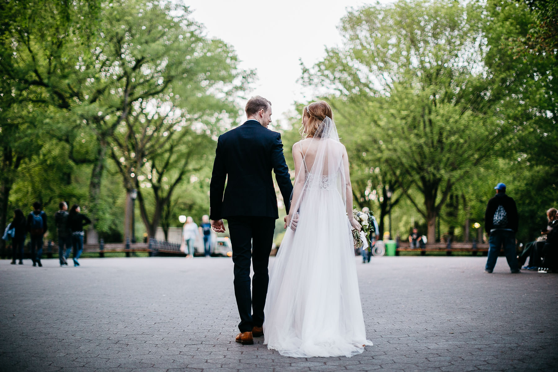nyc-bhldn-stylized-brooklyn-bridge-elopement-70