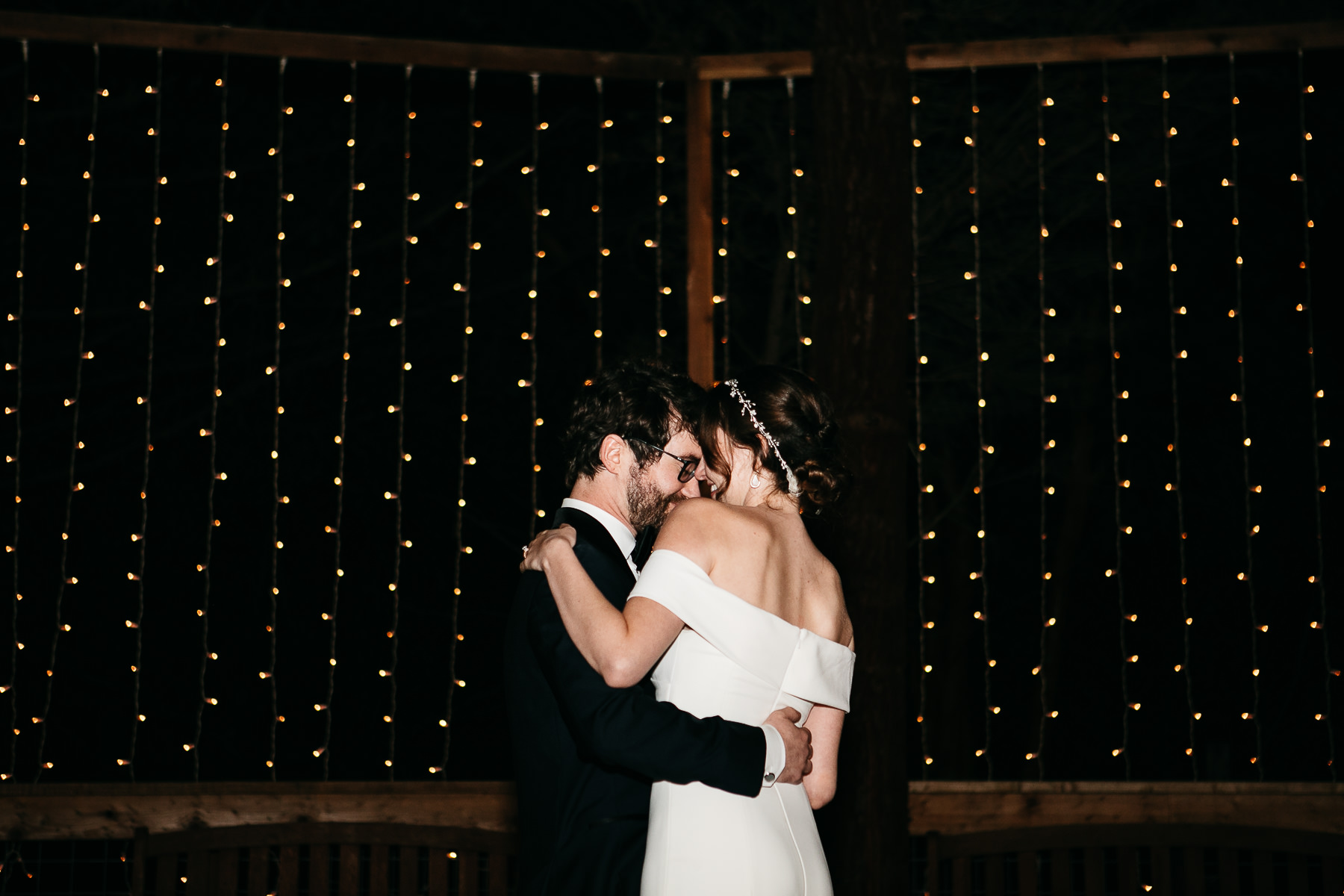 bodega-bay-secret-garden-gloomy-fall-wedding-145