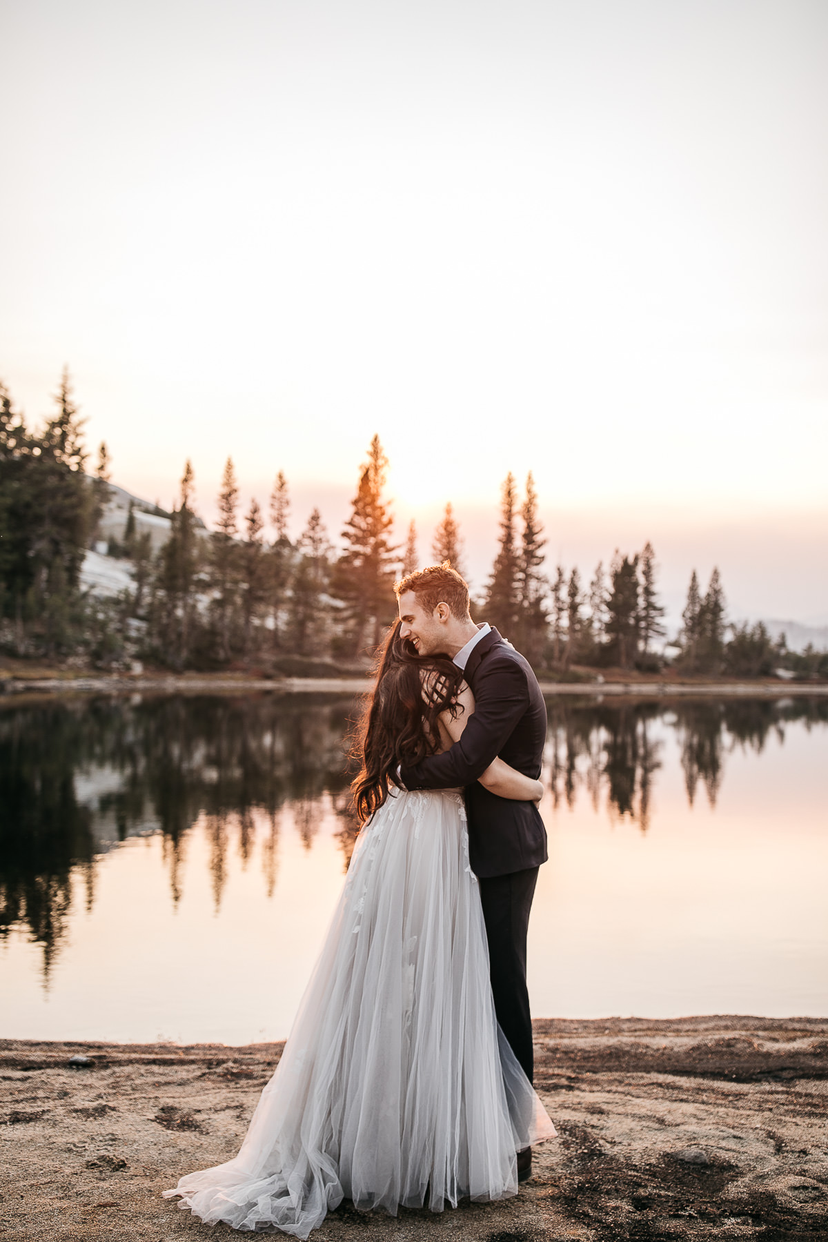 yosemite-cathedral-lake-hiking-sunset-elopement-55