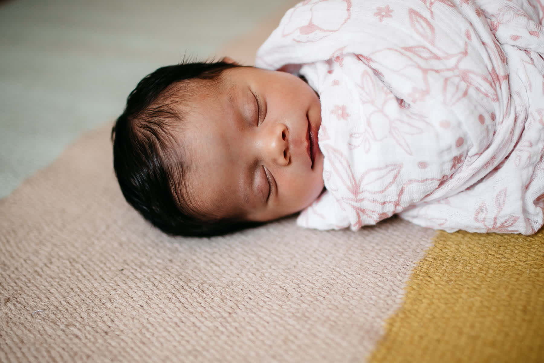 san-francisco-in-home-lifestyle-newborn-session-40
