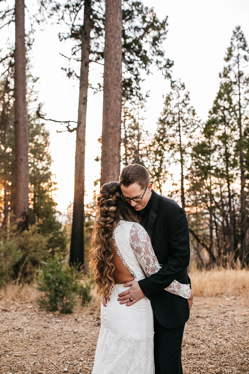 yosemite-rush-creek-fall-wedding-goldendoodle-84