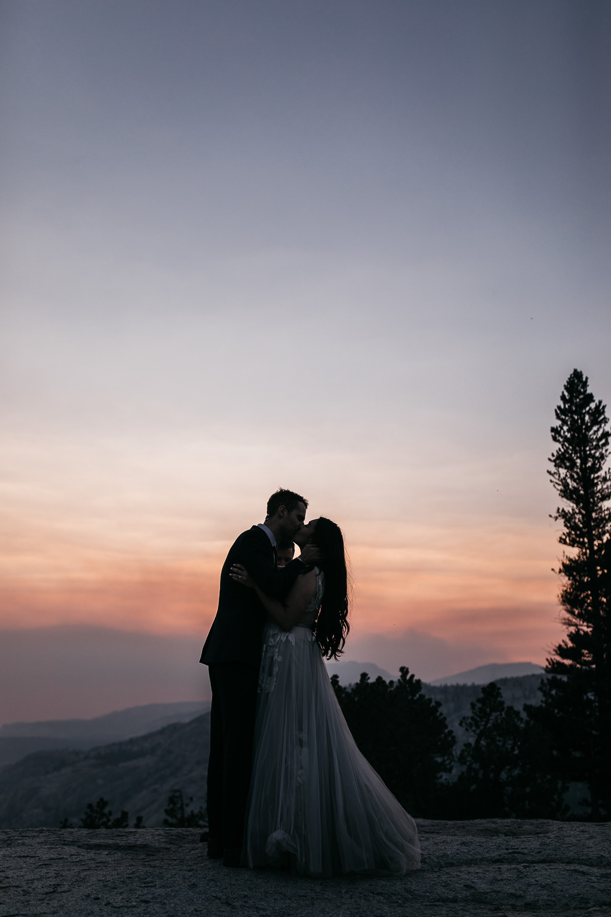 yosemite-cathedral-lake-hiking-sunset-elopement-70