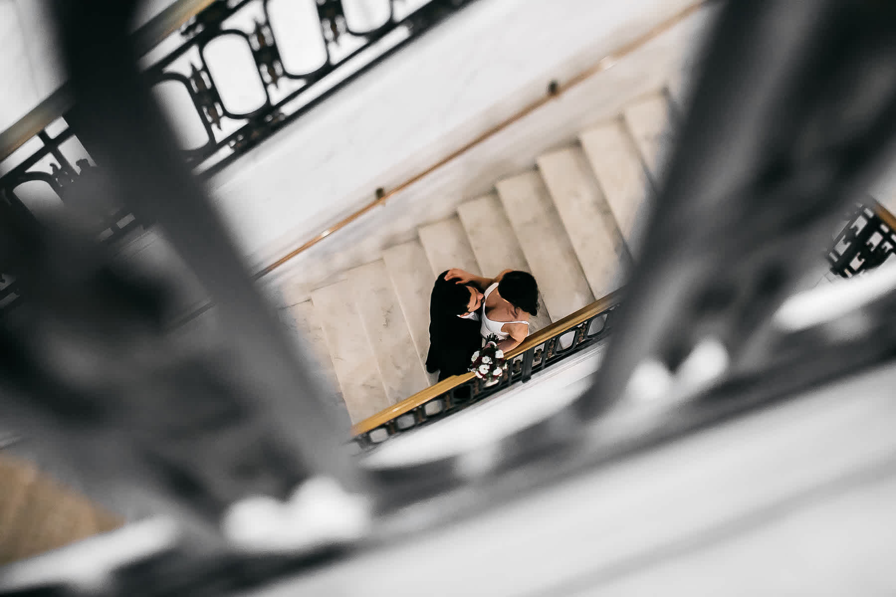 san-francisco-city-hall-gloomy-elopement-simple-wedding-22