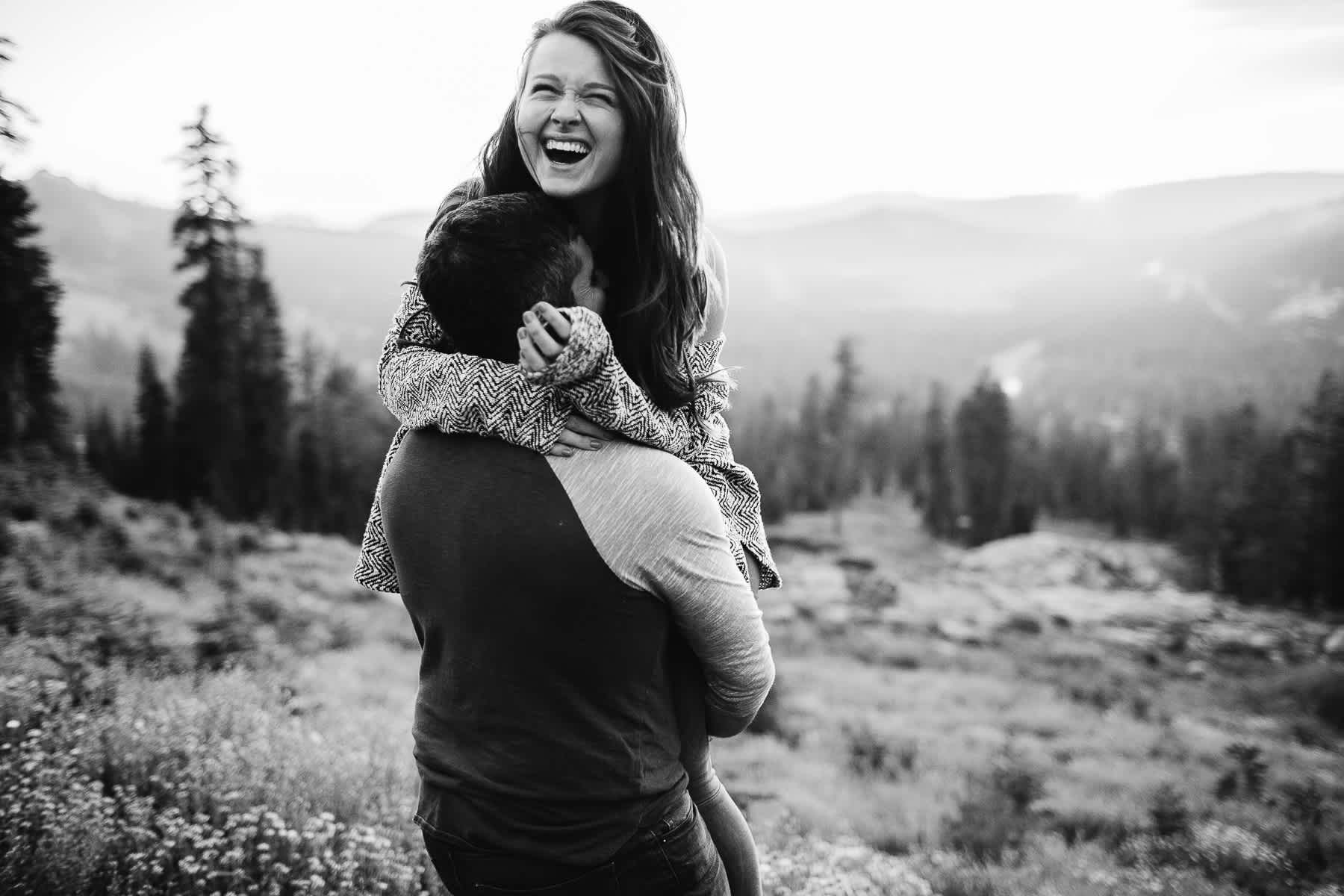 lake-tahoe-forest-donner-sunset-couple-session-22