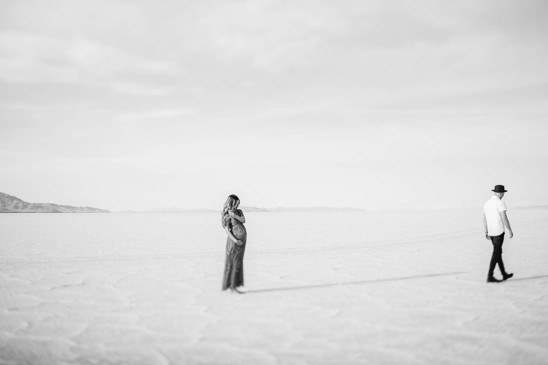 salt-lake-city-utah-salt-flats-lifestyle-maternity-session-36
