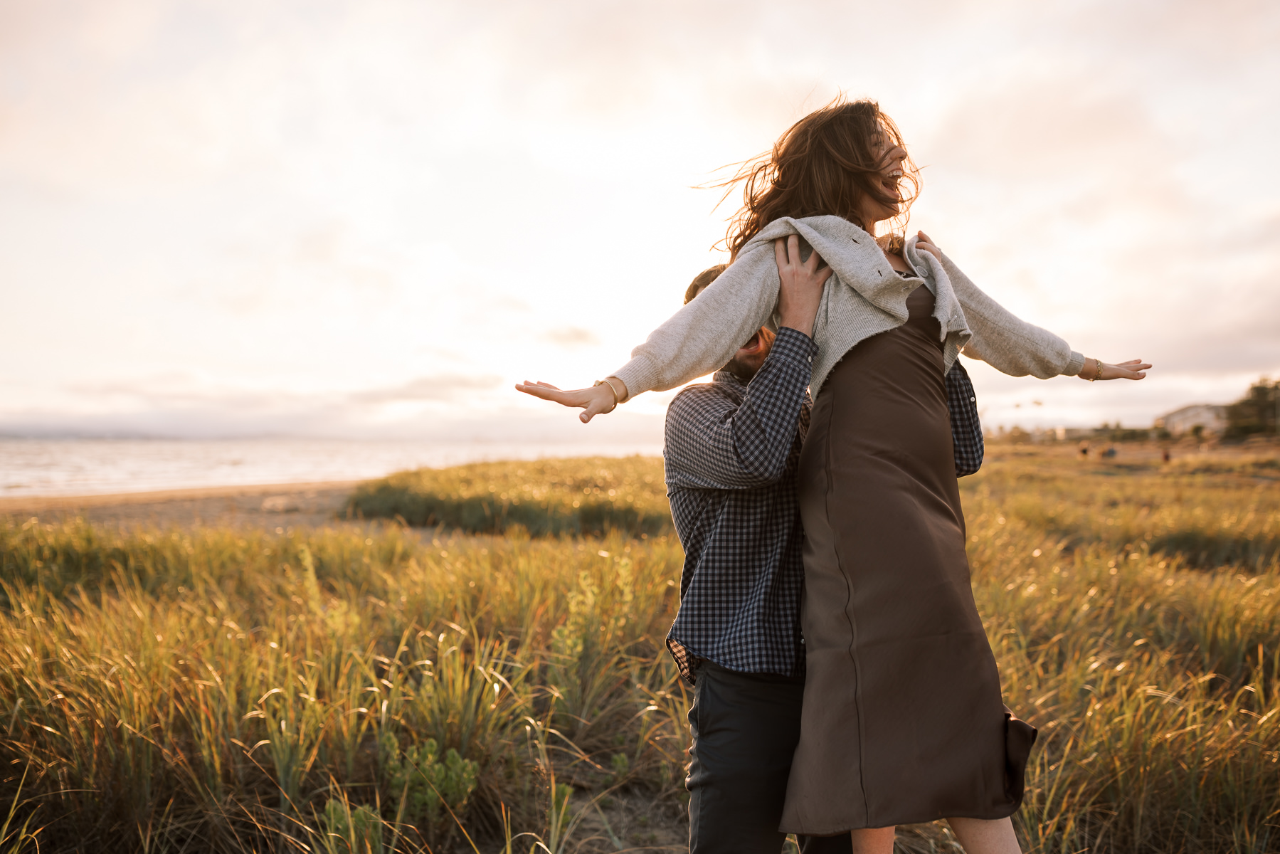 alameda-beach-golden-light-engagement-session-22