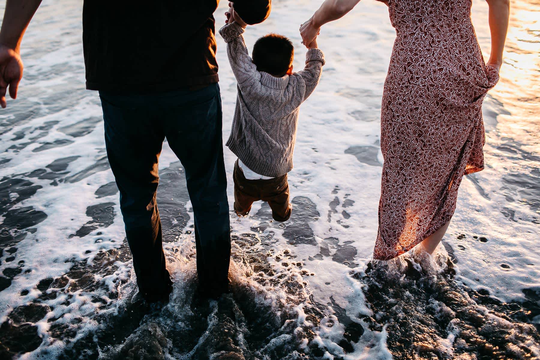 Half-moon-bay-beachy-sunset-lifestyle-family-session-34