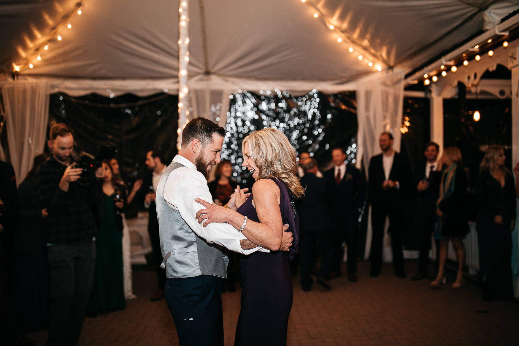 twenty-mile-house-fall-rainy-wedding-105