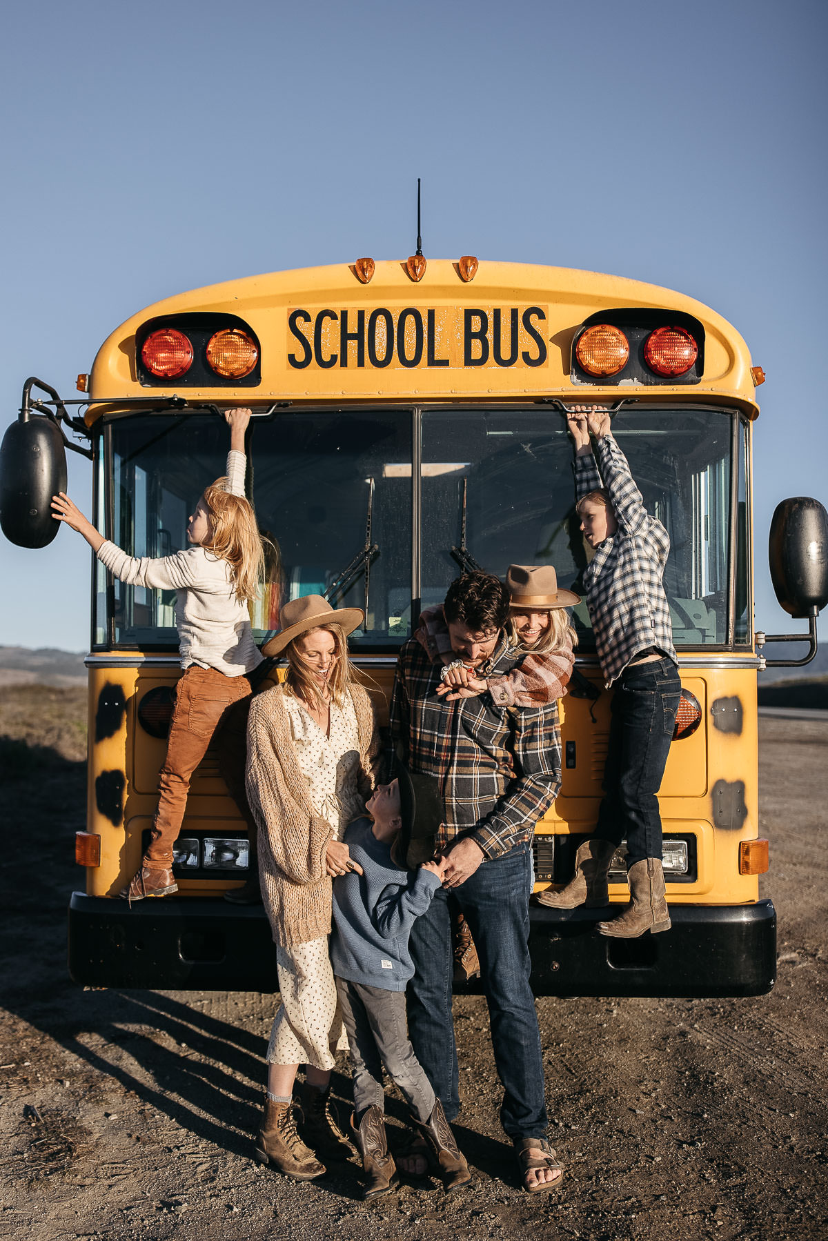 pescadero-beach-school-bus-lifestyle-sunset-family-session-17