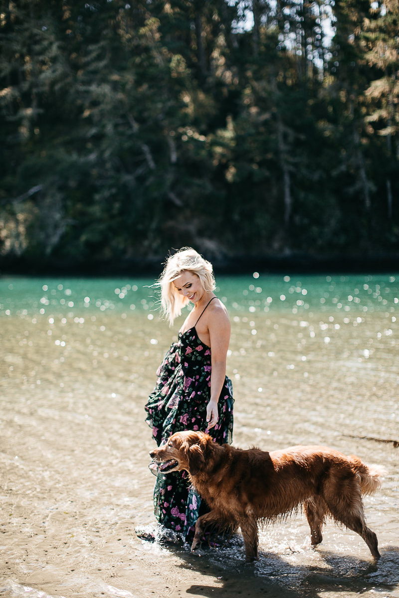 mendocino-grove-ca-glamping-waterside-anniversary-session-golden-retriever-46