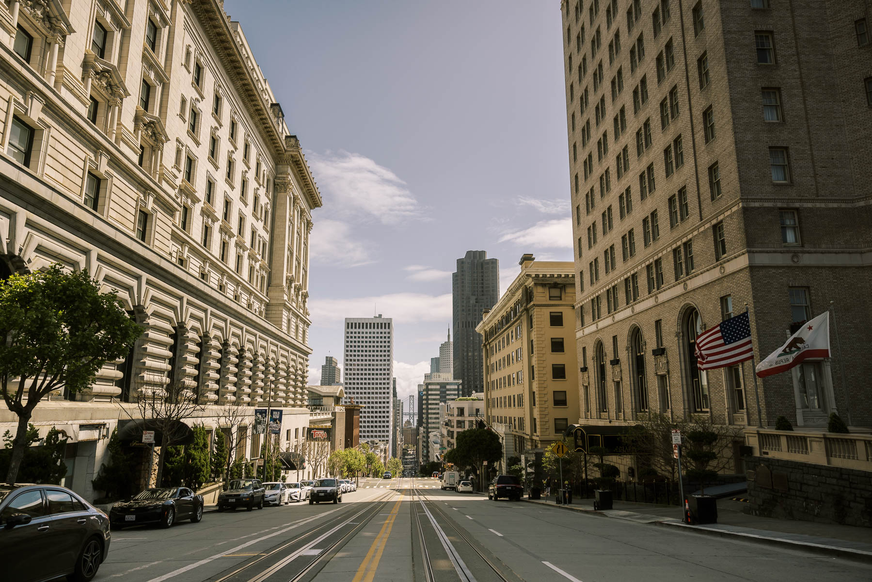 San-Francisco-Gallery-308-disco-balls-graphic-designer-wedding-1