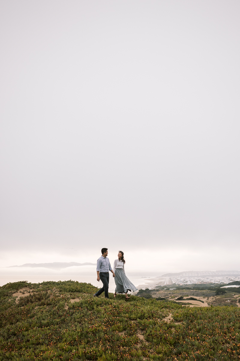 fort-funston-gloomy-fall-engagement-session-17