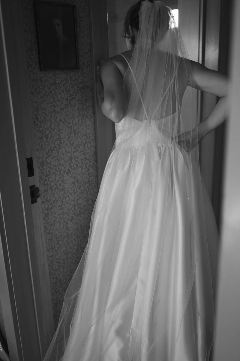 Willow-Camp-Stinson-Beach-Community-Center-Sunny-Winter-Wedding-21