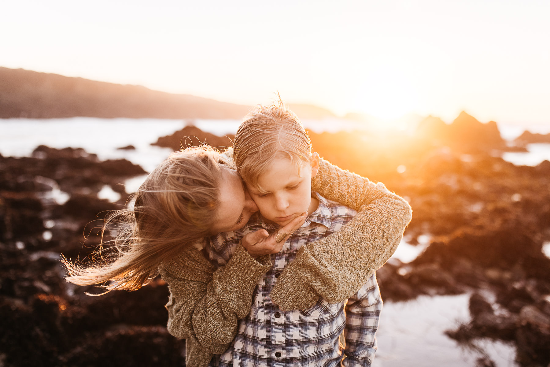 pescadero-beach-school-bus-lifestyle-sunset-family-session-34