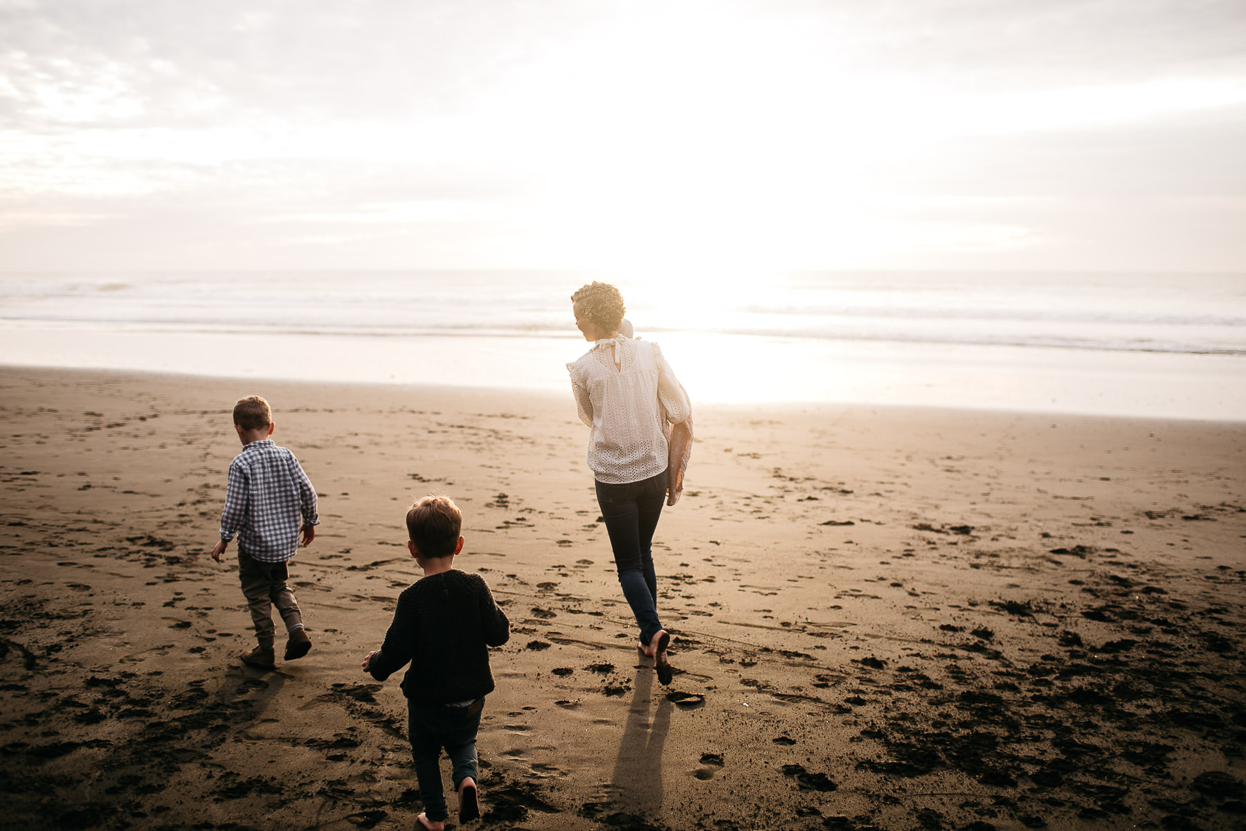 cloudy-fort-funston-winter-lifestyle-family-session-17