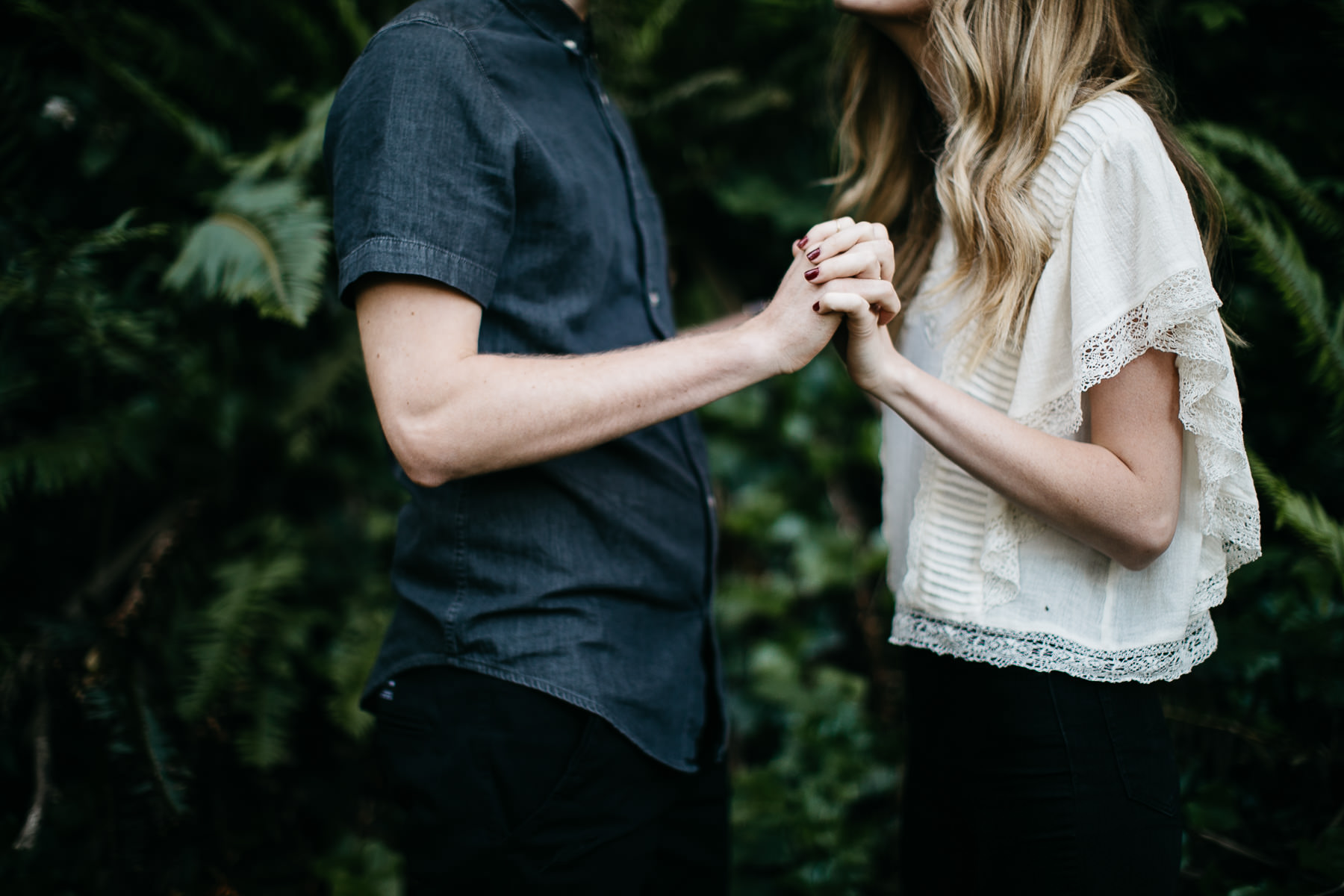 summer-san-francisco-lifestyle-coastal-engagement-session-17