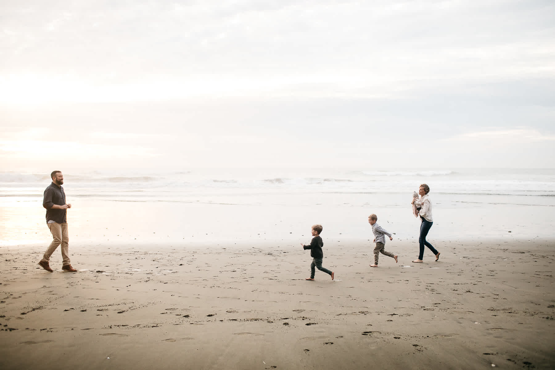 cloudy-fort-funston-winter-lifestyle-family-session-23