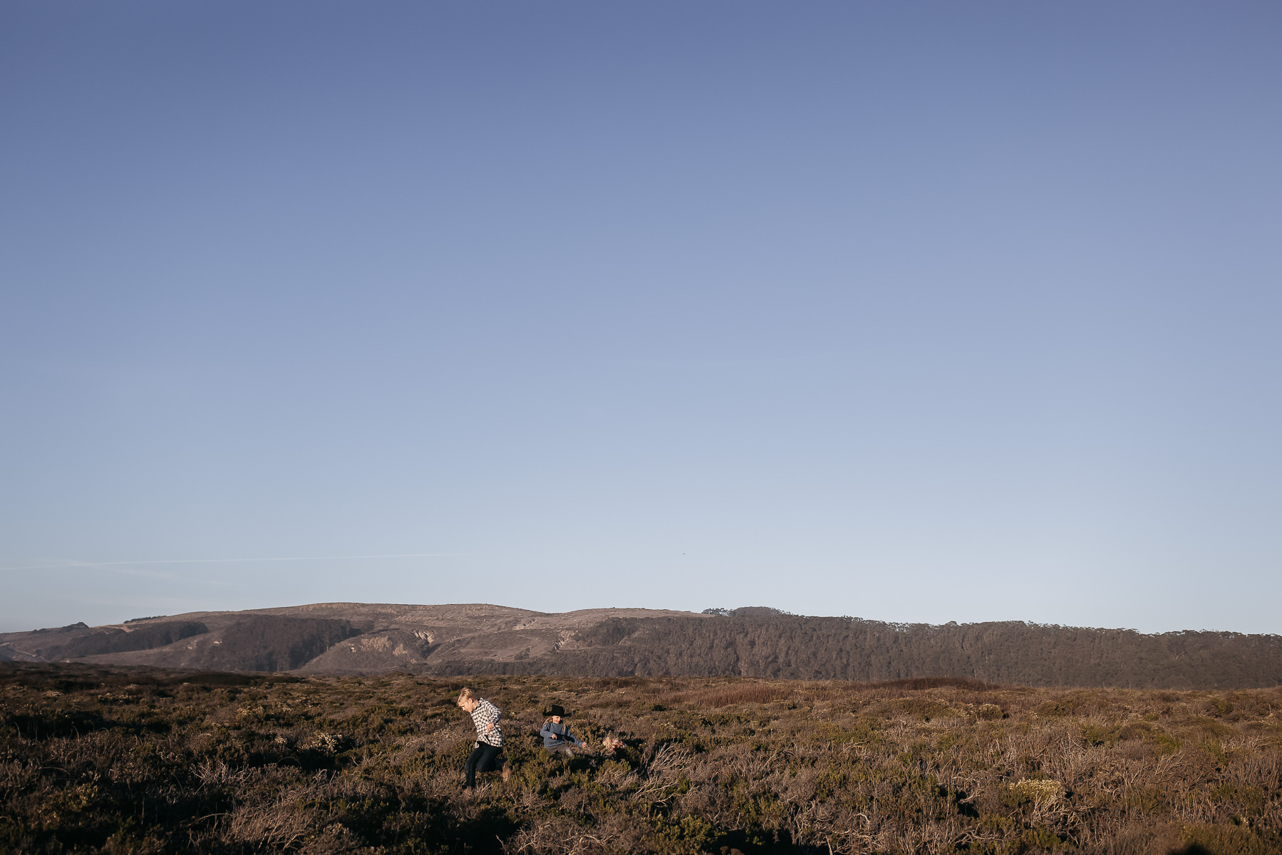 pescadero-beach-school-bus-lifestyle-sunset-family-session-24