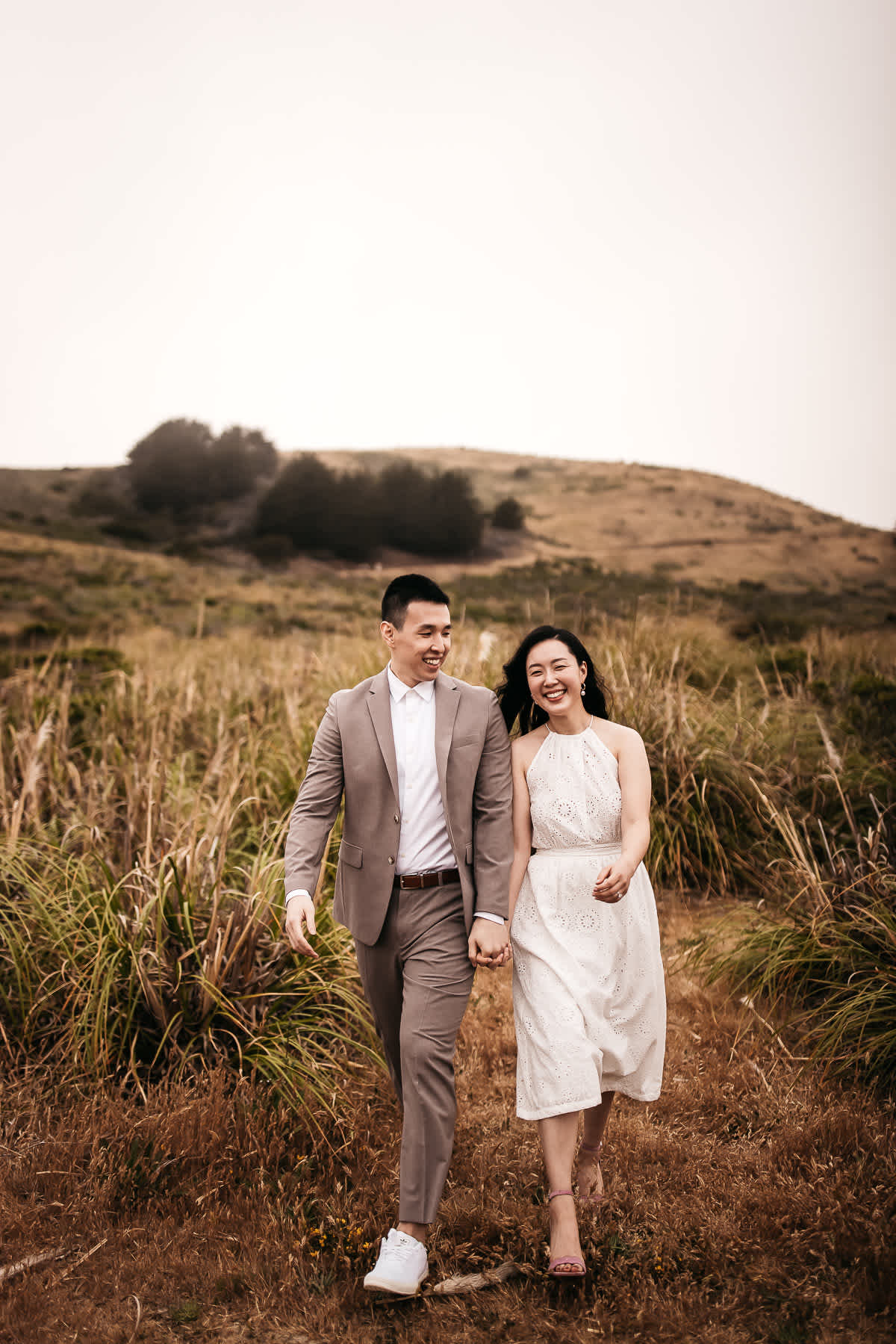 redwoods-coastal-pampas-grass-lifestyle-engagement-session-with-pups-24