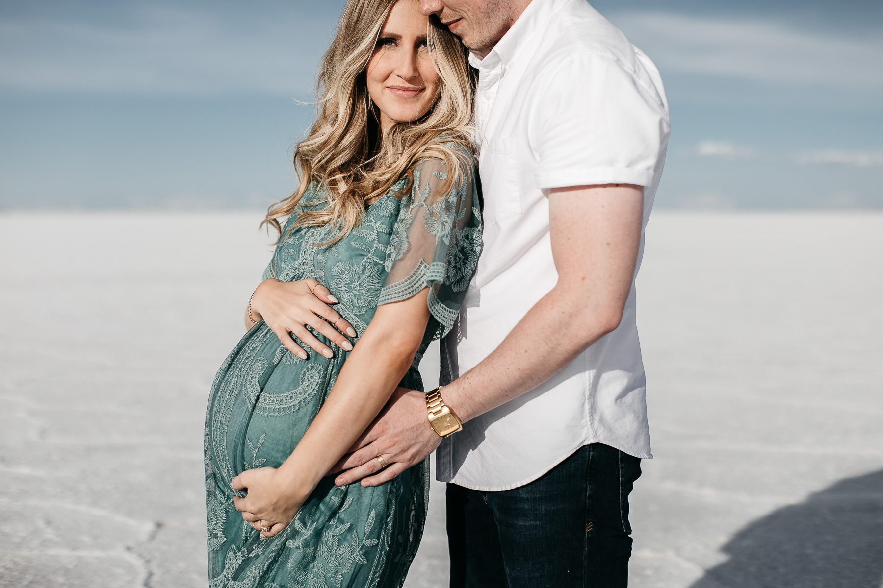 salt-lake-city-utah-salt-flats-lifestyle-maternity-session-21