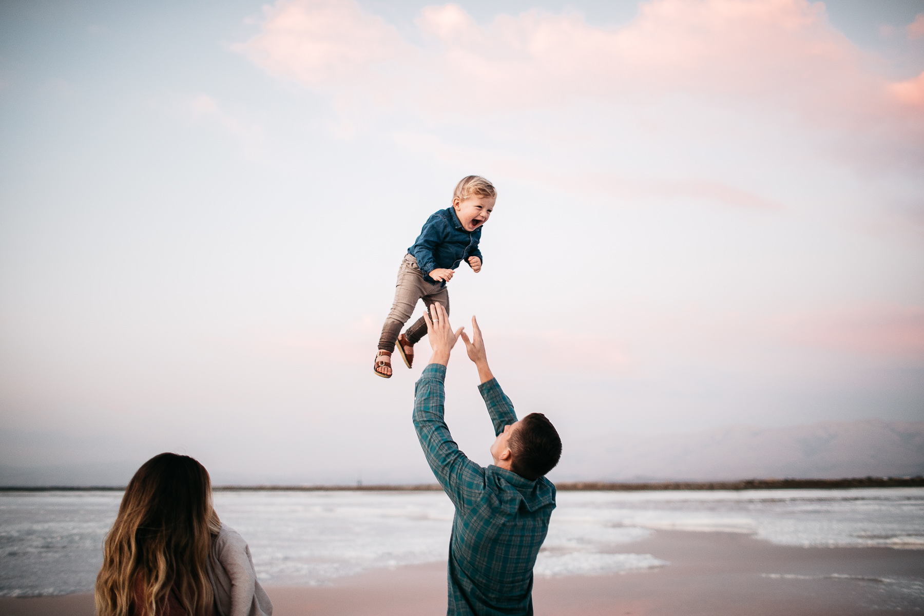 san-jose-ca-salt-flats-sunset-family-lifestyle-session-32