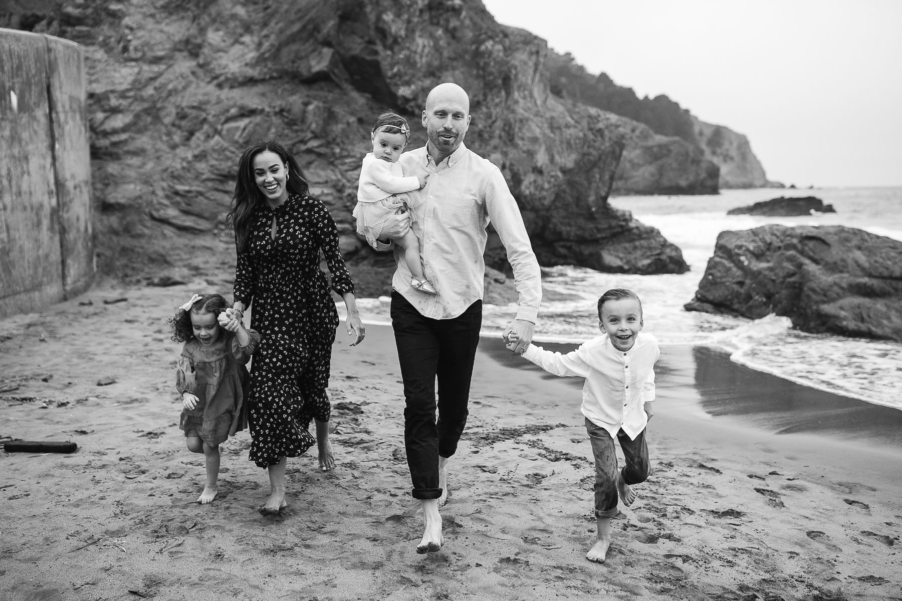 summer-foggy-china-beach-lifestyle-family-session-22