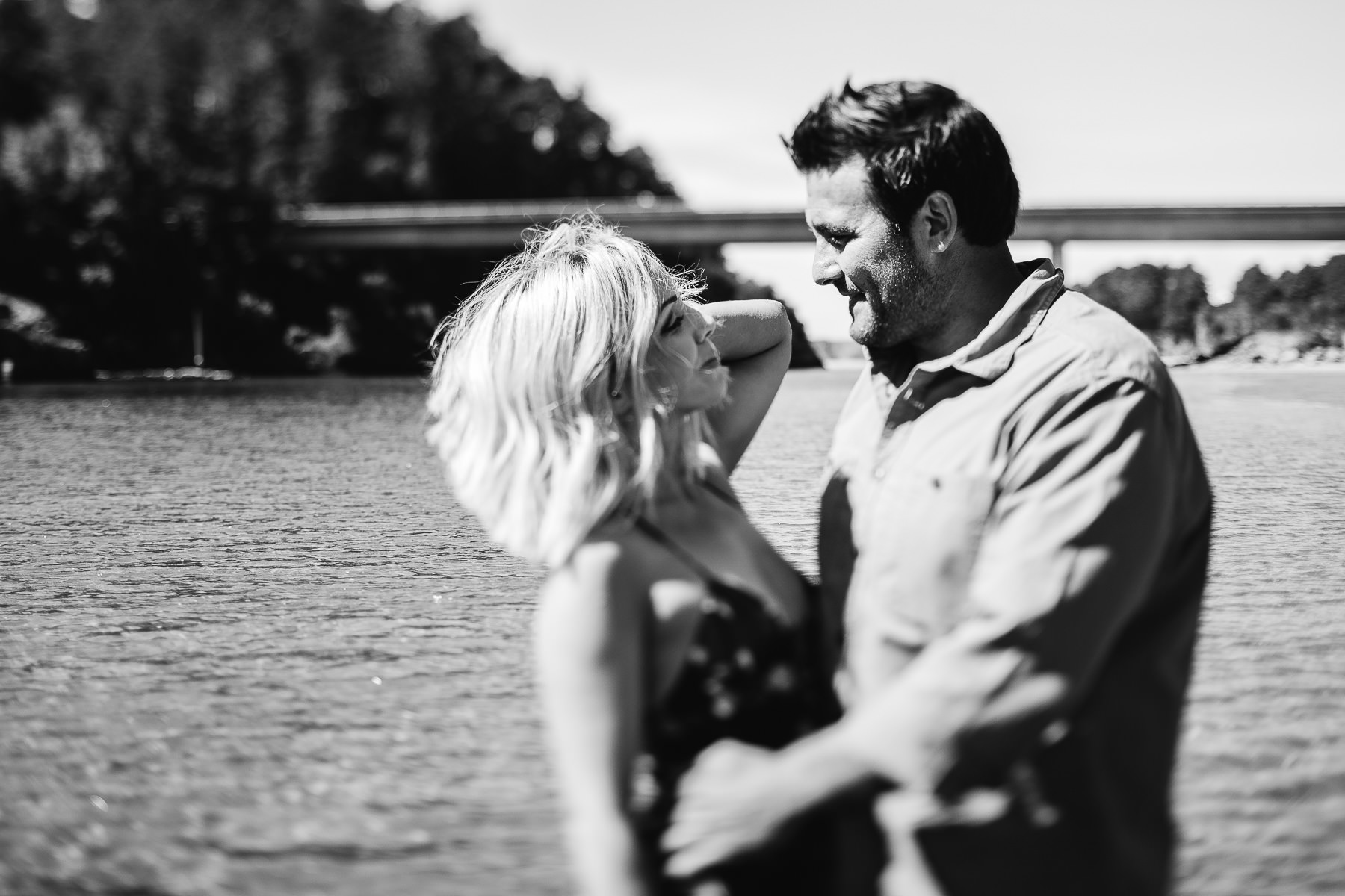 mendocino-grove-ca-glamping-waterside-anniversary-session-golden-retriever-37